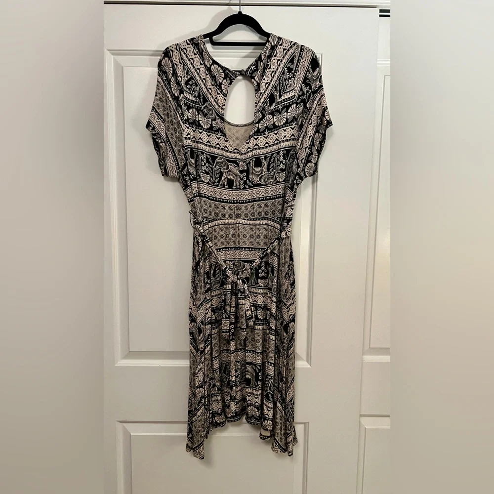 Torrid Elephant Print Keyhole Dress - Picture 4 of 6